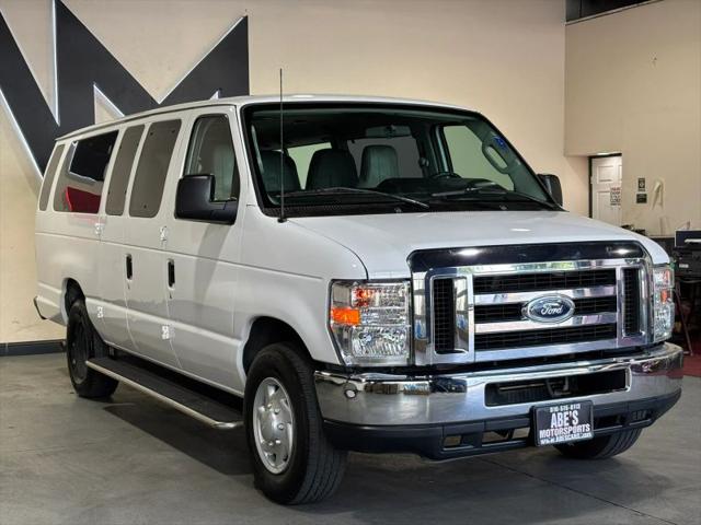 2012 Ford E-350 Super Duty XLT