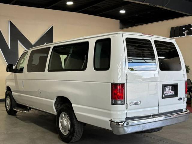 2012 Ford E-350 Super Duty XLT
