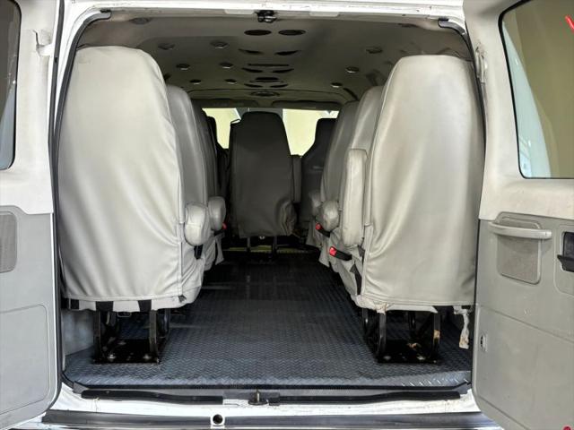 2012 Ford E-350 Super Duty XLT