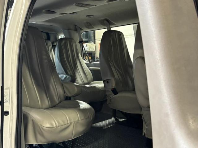 2012 Ford E-350 Super Duty XLT