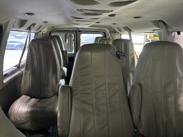 2012 Ford E-350 Super Duty XLT
