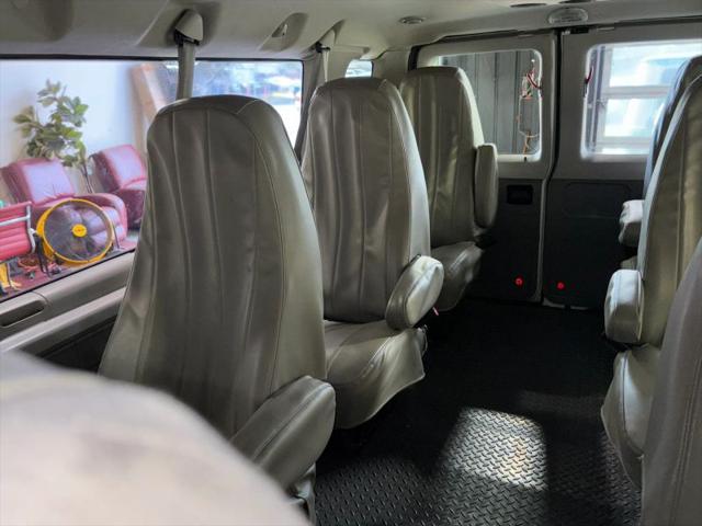 2012 Ford E-350 Super Duty XLT