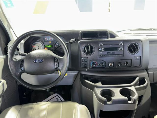 2012 Ford E-350 Super Duty XLT