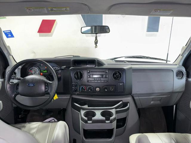 2012 Ford E-350 Super Duty XLT