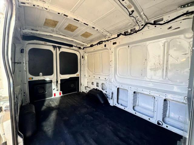 2015 Ford Transit Medium Roof w/Sliding Side Door w/RWB