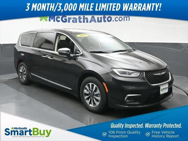 2022 Chrysler Pacifica Hybrid Limited for sale in Cedar Rapids, IA