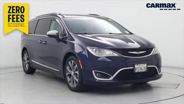 2017 Chrysler Pacifica Limited for sale in Palmdale, CA