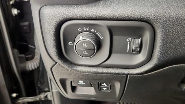 2021 Ram 1500 Big Horn Crew Cab 4x4 5'7" Box