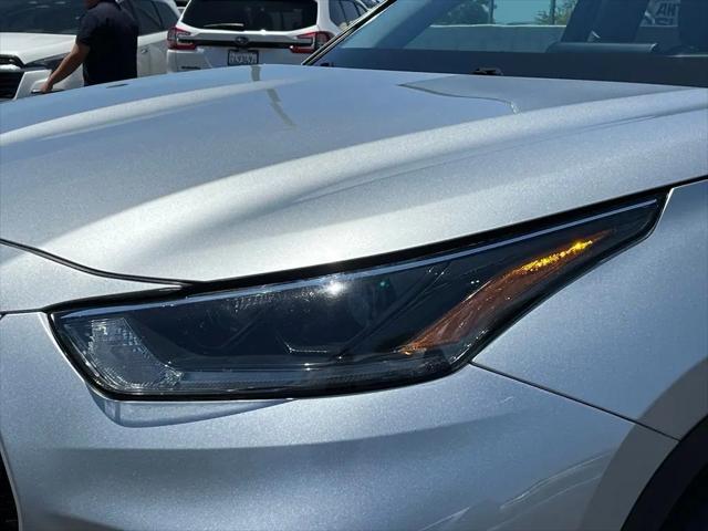 2021 Toyota Highlander LE