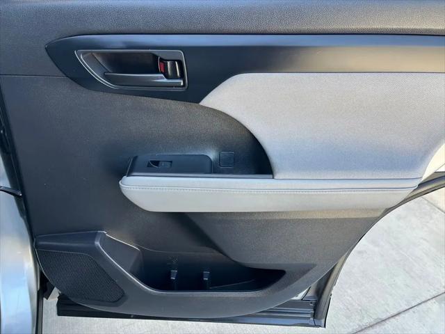 2021 Toyota Highlander LE