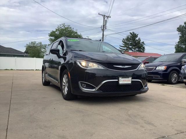 2017 Chrysler Pacifica Touring-L for sale in Burlington, WI
