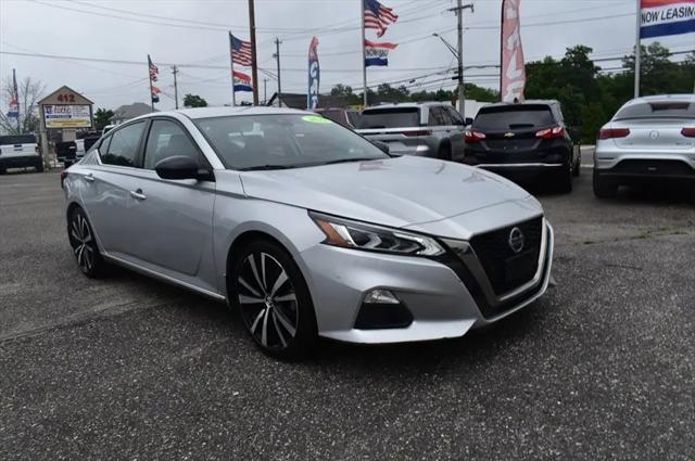 2022 Nissan Altima SR FWD