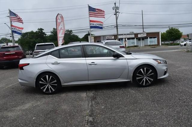 2022 Nissan Altima SR FWD