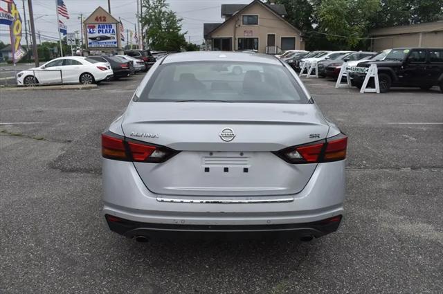 2022 Nissan Altima SR FWD