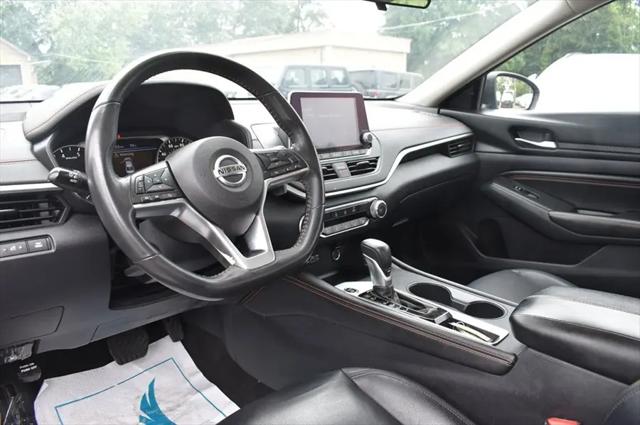 2022 Nissan Altima SR FWD