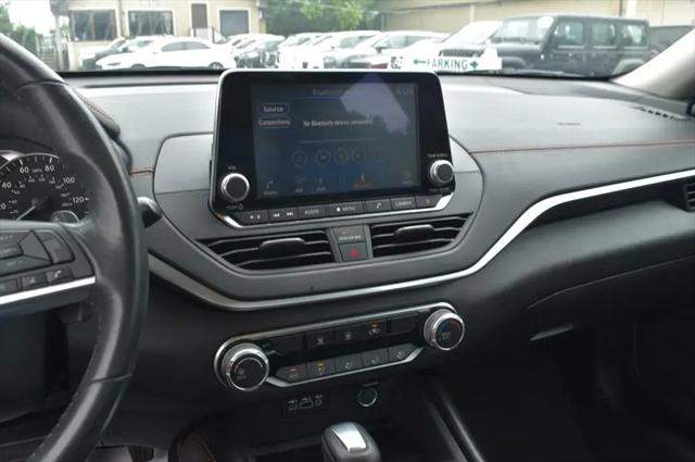 2022 Nissan Altima SR FWD