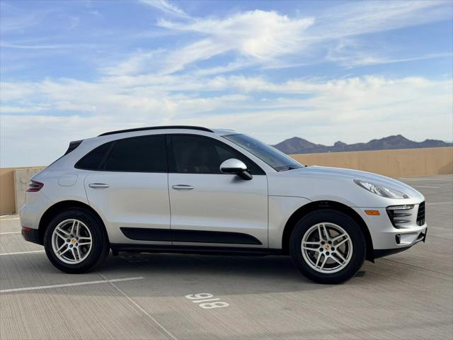 2017 Porsche Macan Sport Utility 4D