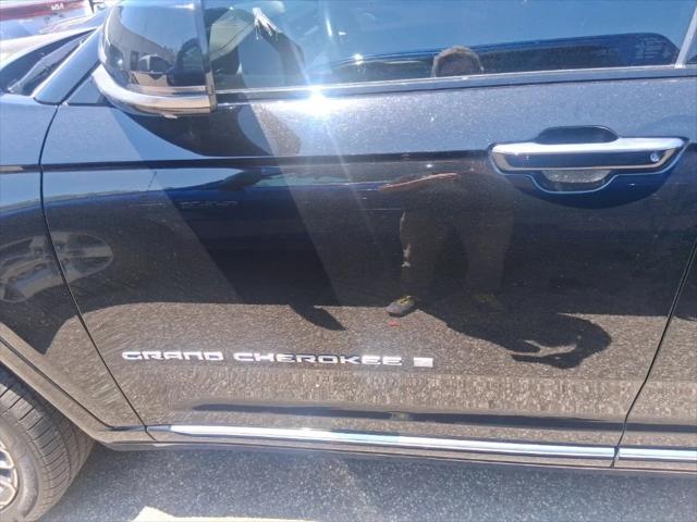 2021 Jeep Grand Cherokee L Summit Reserve 4x4 2021 Jeep Grand Cherokee L Summit Reserve 4x4