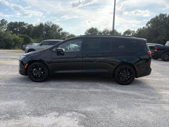 2027 Chrysler Pacifica PACIFICA LIMITED