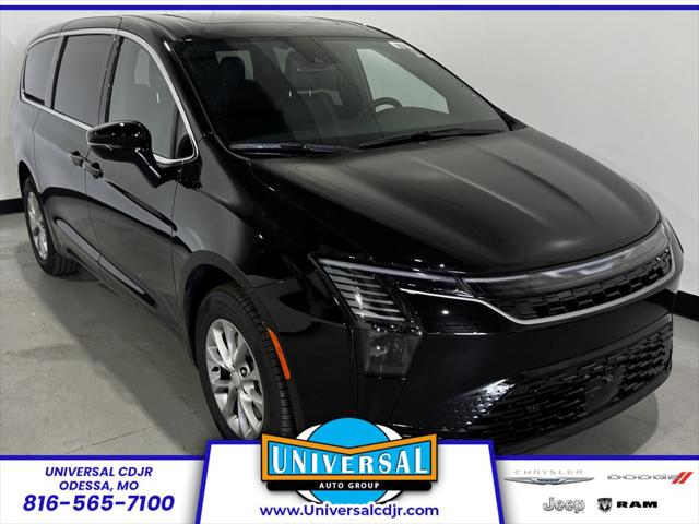 2027 Chrysler Pacifica Select for sale in Higginsville, MO