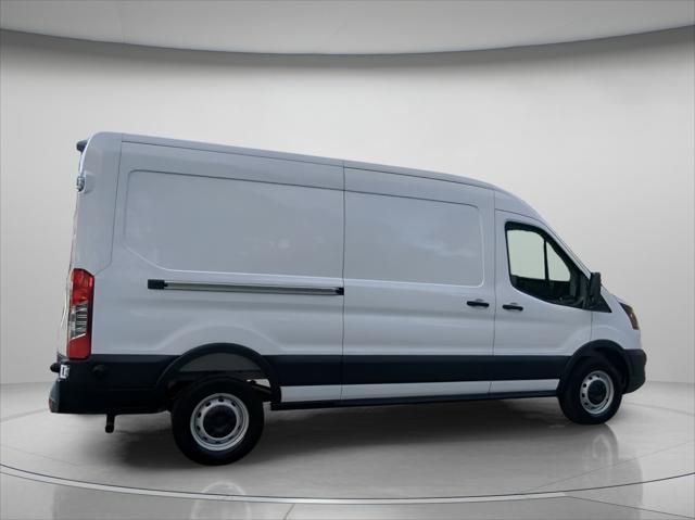 2026 Ford Transit Cargo Van T-250 148 Med Rf 9150 GVWR RWD