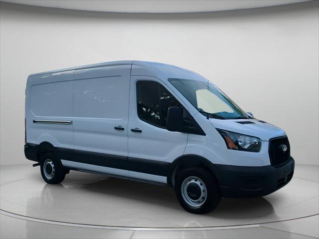 2026 Ford Transit Cargo Van T-250 148 Med Rf 9150 GVWR RWD