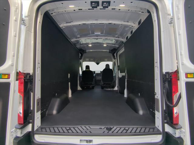 2026 Ford Transit Cargo Van T-250 148 Med Rf 9150 GVWR RWD