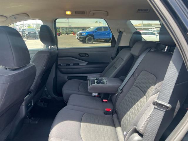 2025 Nissan Pathfinder SV 4WD