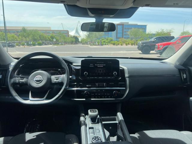 2025 Nissan Pathfinder SV 4WD