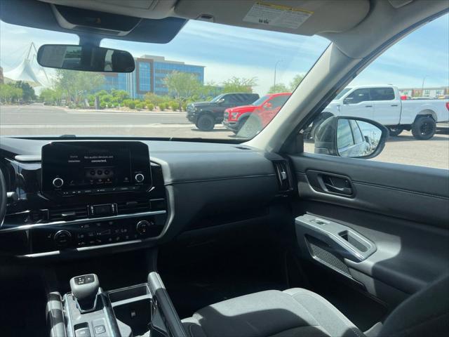 2025 Nissan Pathfinder SV 4WD