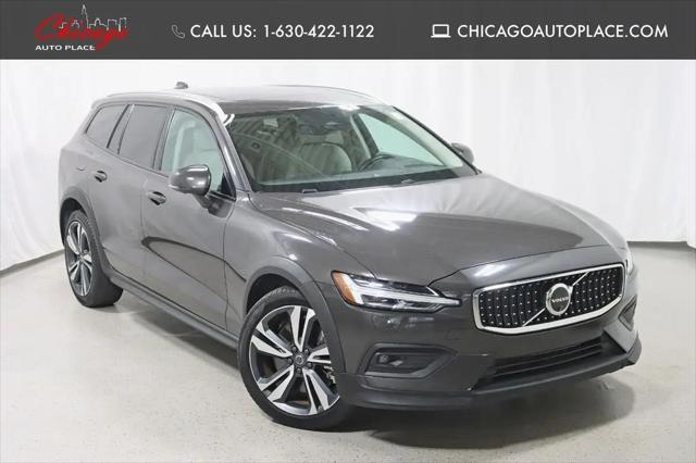 2025 Volvo V60 Cross Country Plus, B5 AWD Gas (mild hybrid) for sale in Downers Grove, IL