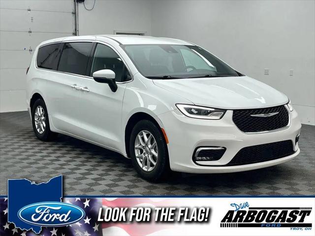 2023 Chrysler Pacifica Touring for sale in Troy, OH