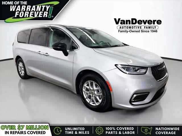 2024 Chrysler Pacifica Touring L for sale in Akron, OH