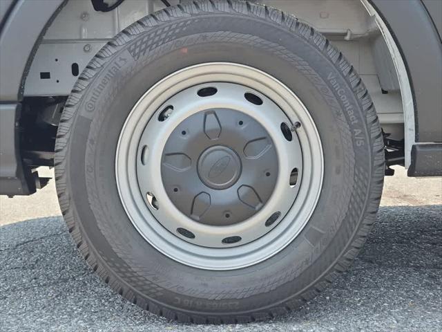 2026 Ford Transit Cargo Van T-250 148 Med Rf 9150 GVWR RWD