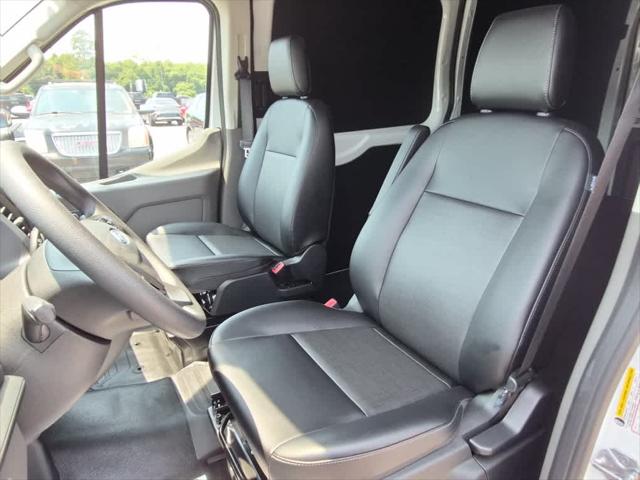 2026 Ford Transit Cargo Van T-250 148 Med Rf 9150 GVWR RWD