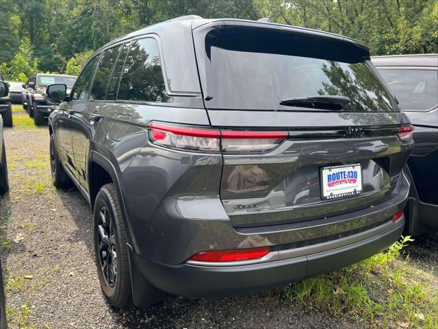 2026 Jeep Grand Cherokee GRAND CHEROKEE LAREDO ALTITUDE 4X4 2026 Jeep Grand Cherokee GRAND CHEROKEE LAREDO ALTITUDE 4X4