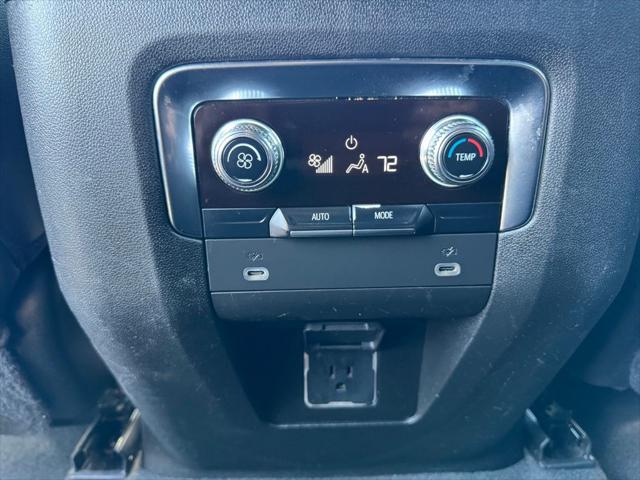 2022 GMC Yukon XL 4WD SLT