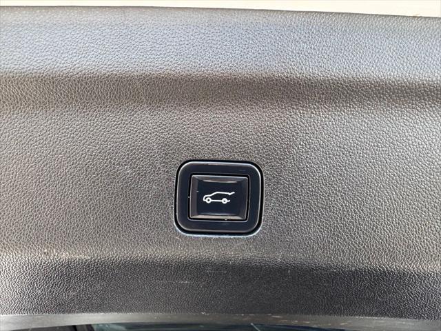 2022 GMC Yukon XL 4WD SLT