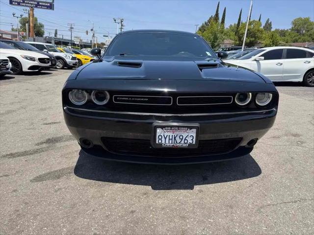 2018 Dodge Challenger SXT for sale in La Crescenta, CA