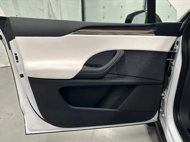 2022 Tesla Model X Dual Motor All-Wheel Drive