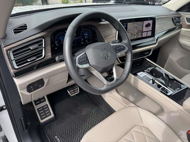 2025 Volkswagen Atlas 2.0T SEL Premium R-Line 2025 Volkswagen Atlas 2.0T SEL Premium R-Line