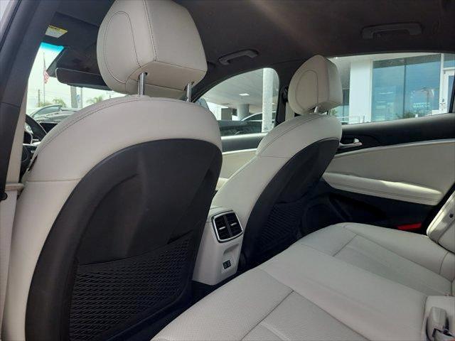 2025 Genesis G70 2.5T RWD