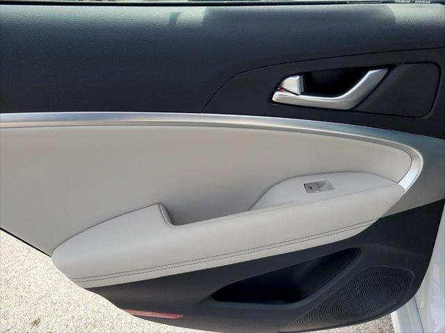 2025 Genesis G70 2.5T RWD