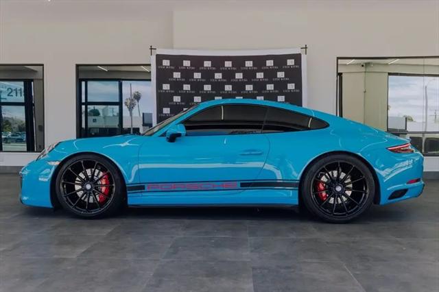 2019 Porsche 911 Carrera GTS