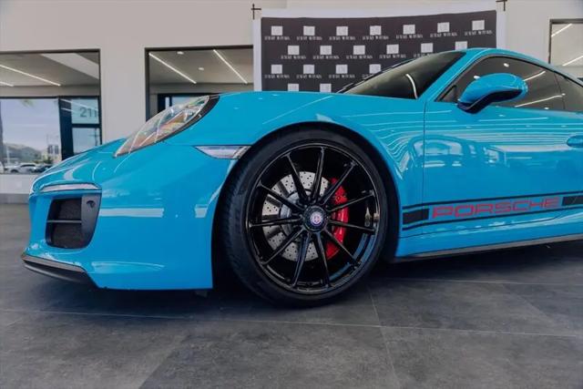 2019 Porsche 911 Carrera GTS