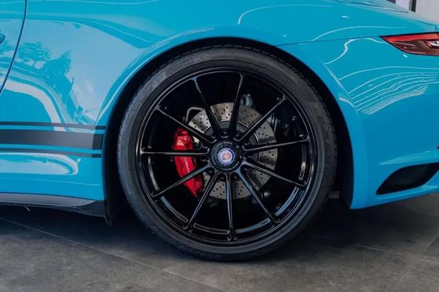 2019 Porsche 911 Carrera GTS