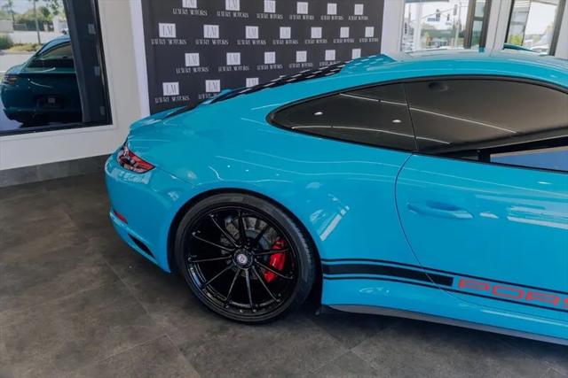 2019 Porsche 911 Carrera GTS