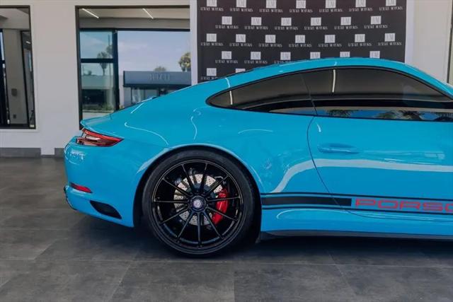 2019 Porsche 911 Carrera GTS