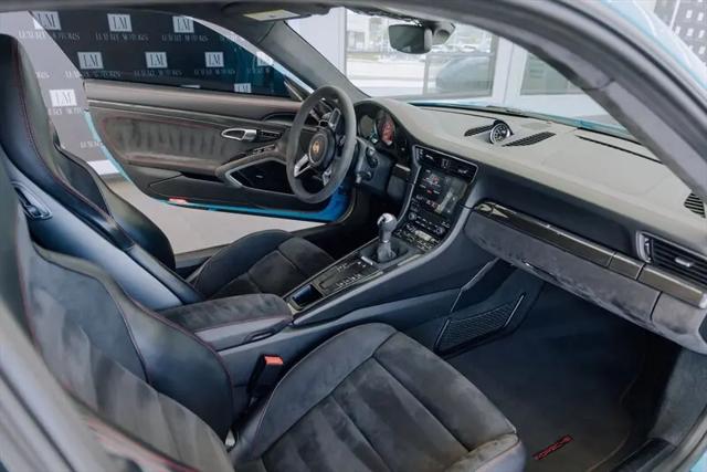 2019 Porsche 911 Carrera GTS