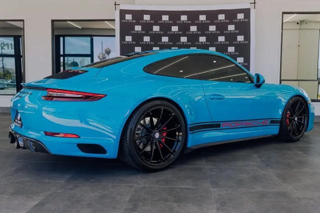 2019 Porsche 911 Carrera GTS